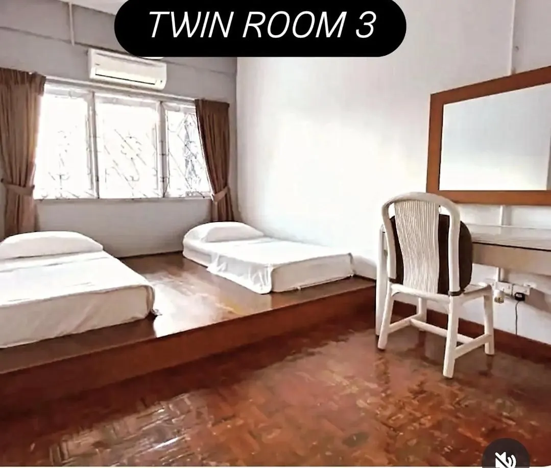 Knocknock 70S Home, Courtyard Garden Jonker Parking Casa vacanze Malacca